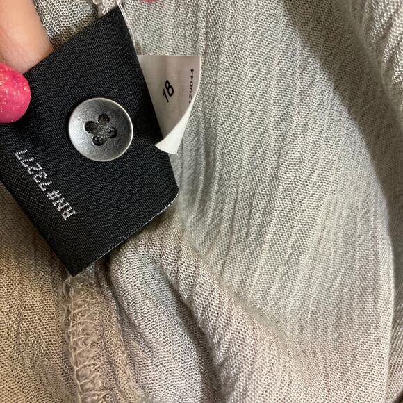 Rock & Republic button front shirt, ladies small relaxed fit gray ombre crinkle - Picture 8 of 8